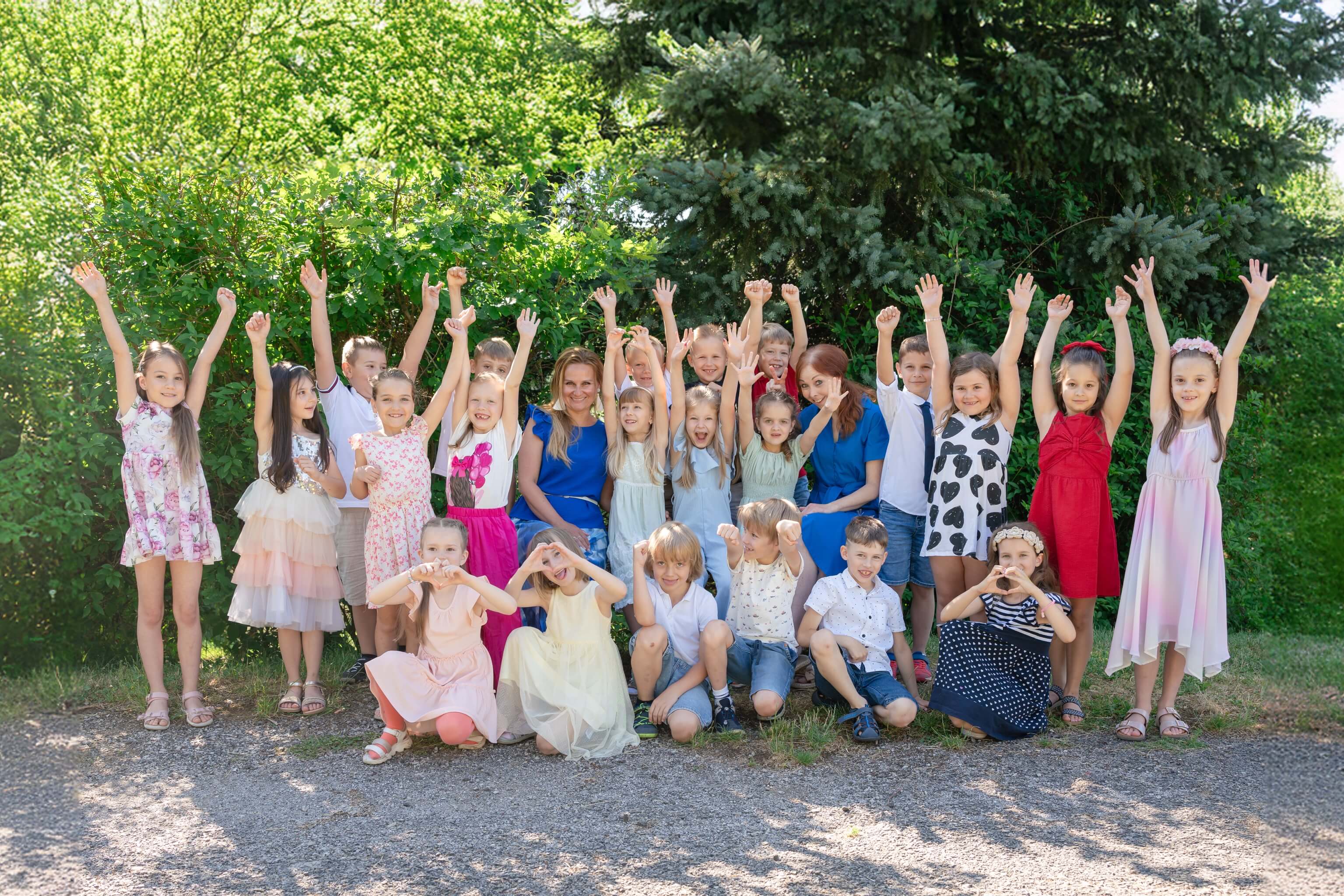 Skupinové fotografie celej triedy - profesionálne triedne fotky pre školy